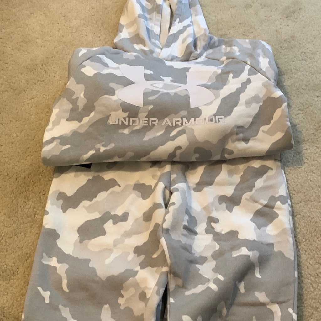 Under Armour Camouflage Outfit